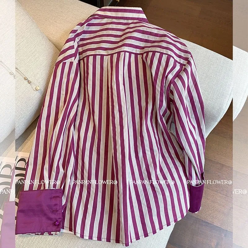 Camicia a righe viola dal design di nicchia da donna allentata retrò 2025 autunno nuovo temperamento versatile top corto