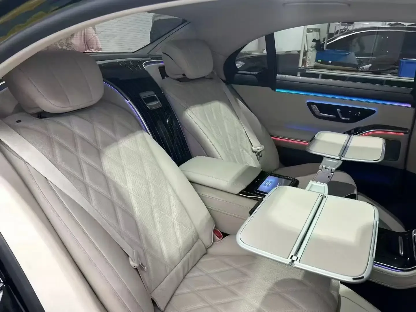 Pour le kit intérieur de mise à niveau de la classe S W223 S400 au S680.