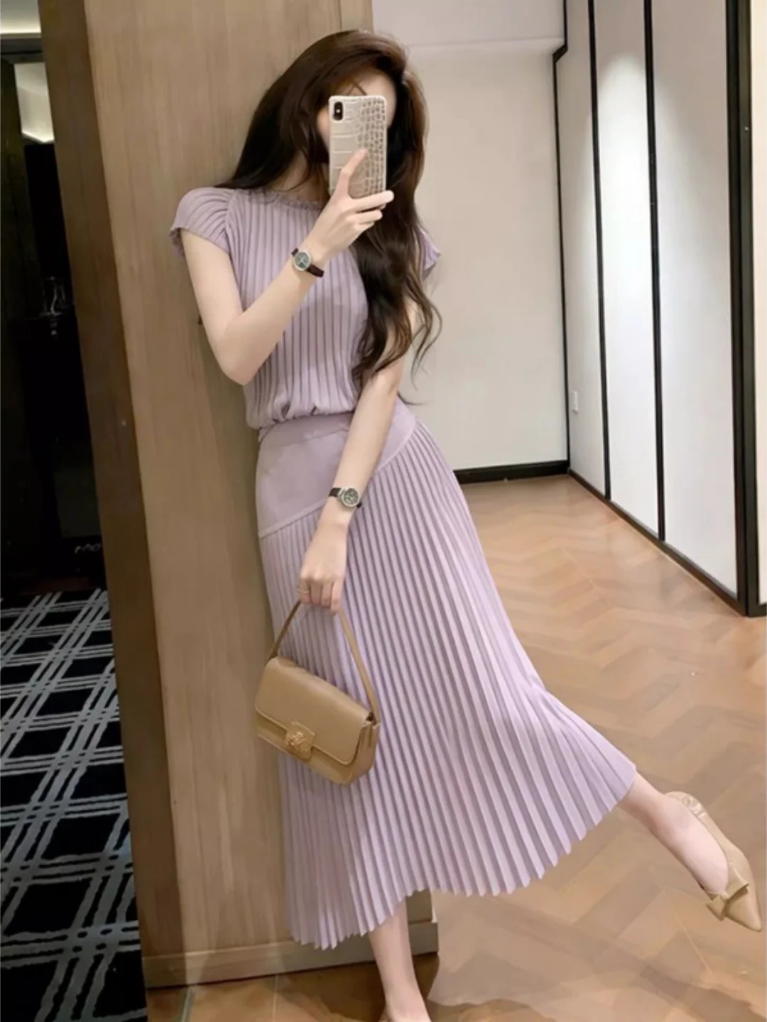 

Absolutely Beautiful Purple Series Early Summer Women's T-shirt Pleated Skirt Set Fashionable Two-piece Suit
