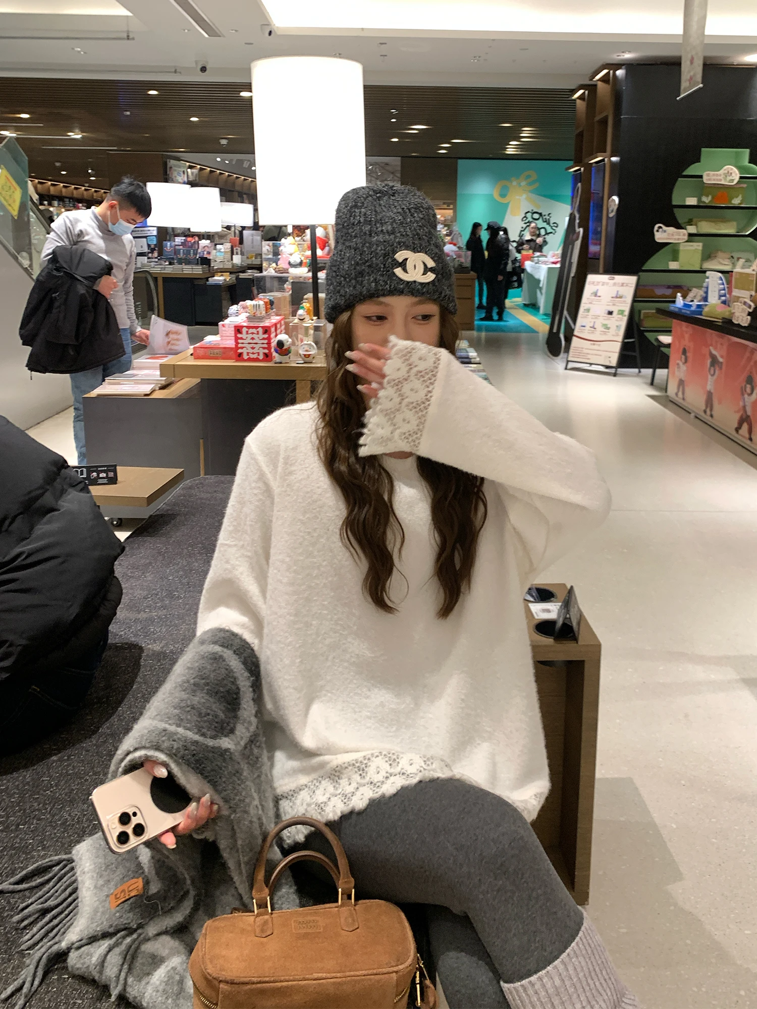 

Модный зимний утепленный лонгслив из облегченного вельвета с кружевными вставками и вырезами, базовый теплый женский топ-белье