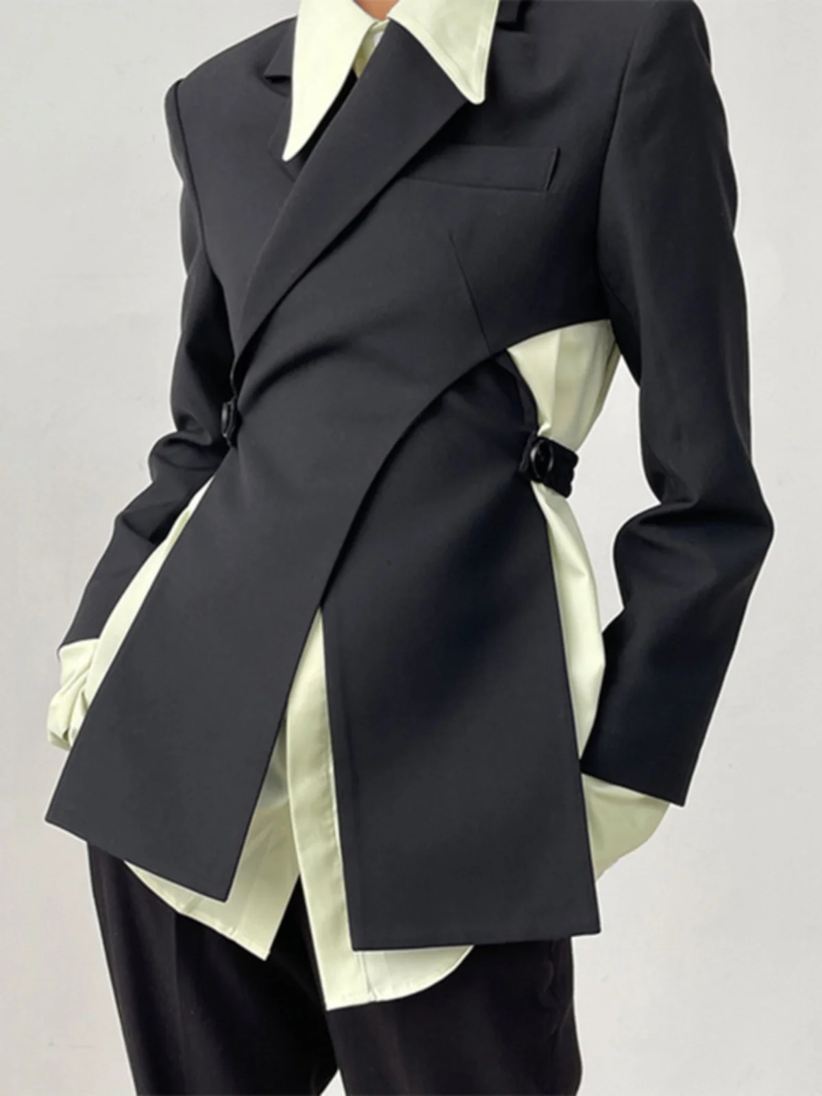 

Женский костюм STUDIO: дизайнерский жакет с перекрестным передом, укороченный, с открытой талией, осенняя новинка, оригинальный дизайн