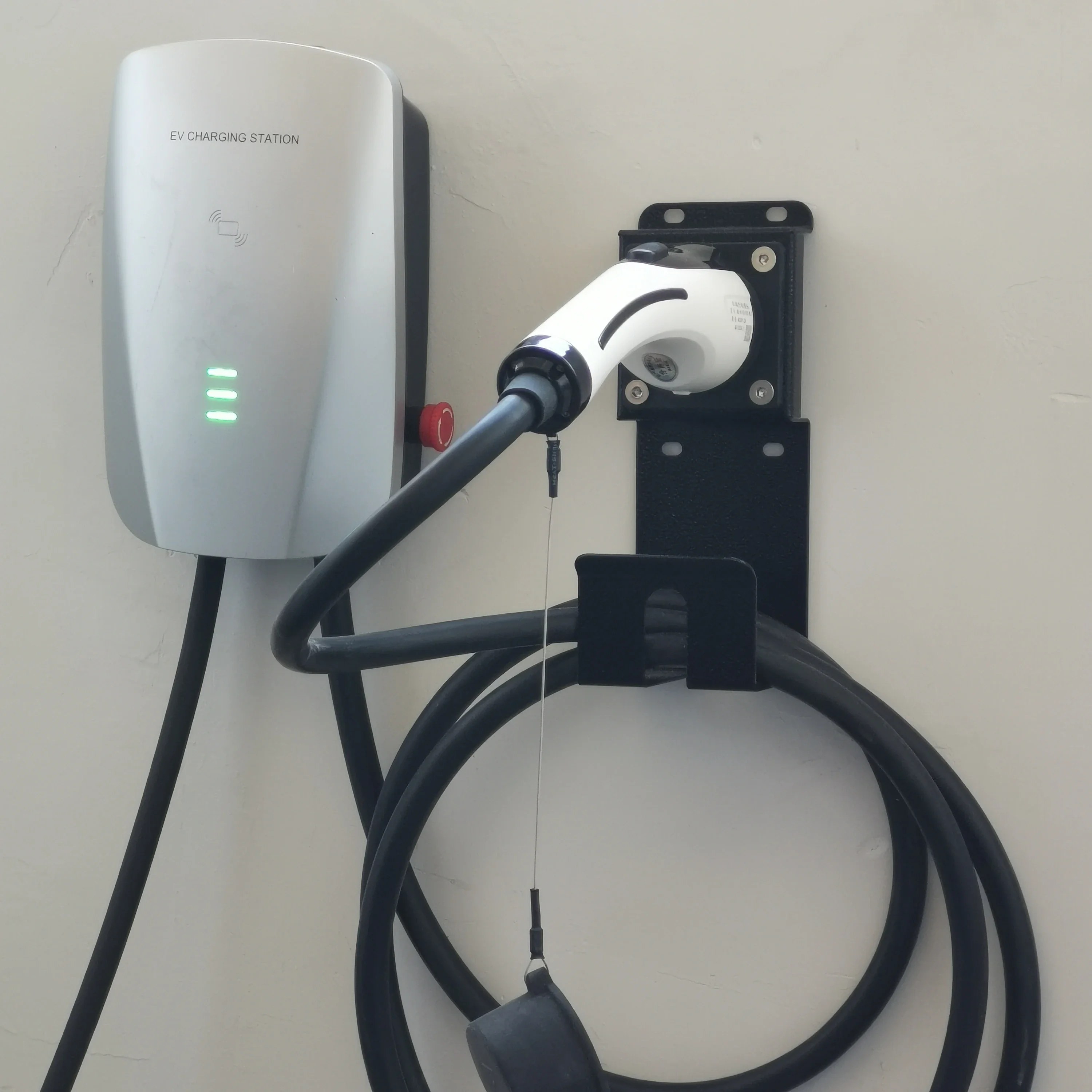 BLUESKY 7kw wall-mounted AC EV charger Home EV Charging station with APP control IP65