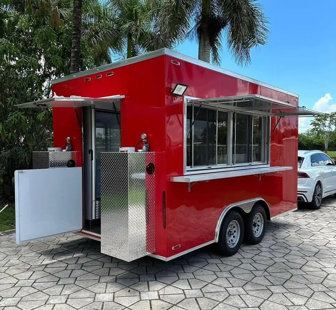 

Полностью лицензированный и соответствующий всем требованиям фудтрак для продажи – идеален для стартапа уличной кухни