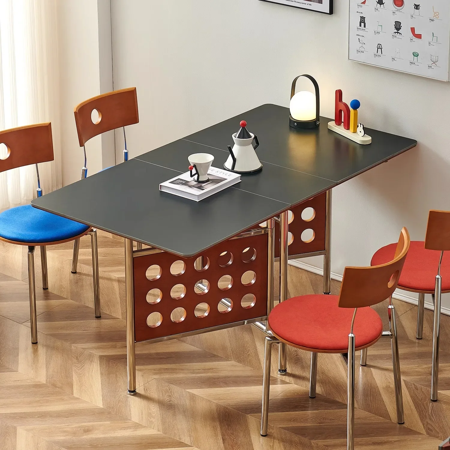 طاولة بيضاوية من الفولاذ المقاوم للصدأ قابلة للطي على الطراز الشمالي، طاولة تخزين بسيطة على طراز القرون الوسطى مقابل الحائط