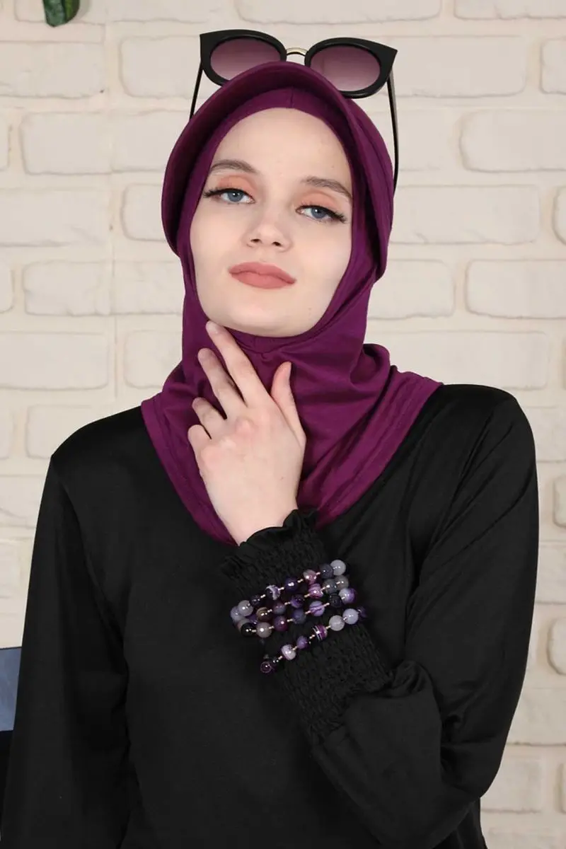 Gorro morado peinado