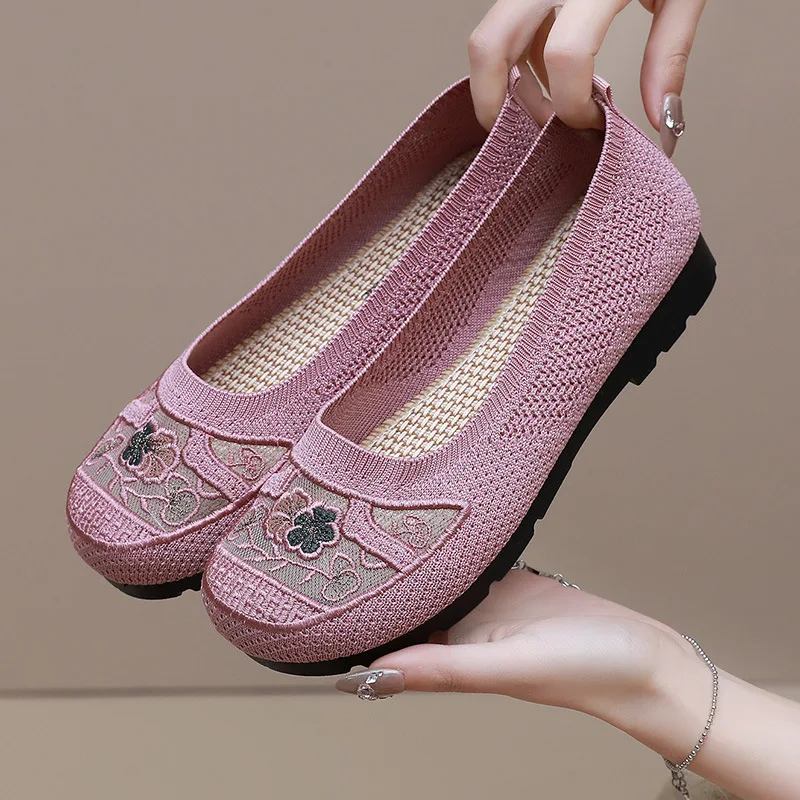 New Summer Breathable Hollow Mesh Women's Single Shoes Embroidered Shallow Mouth Mom's Shoes Lightweight and Comfortable Bean Sh