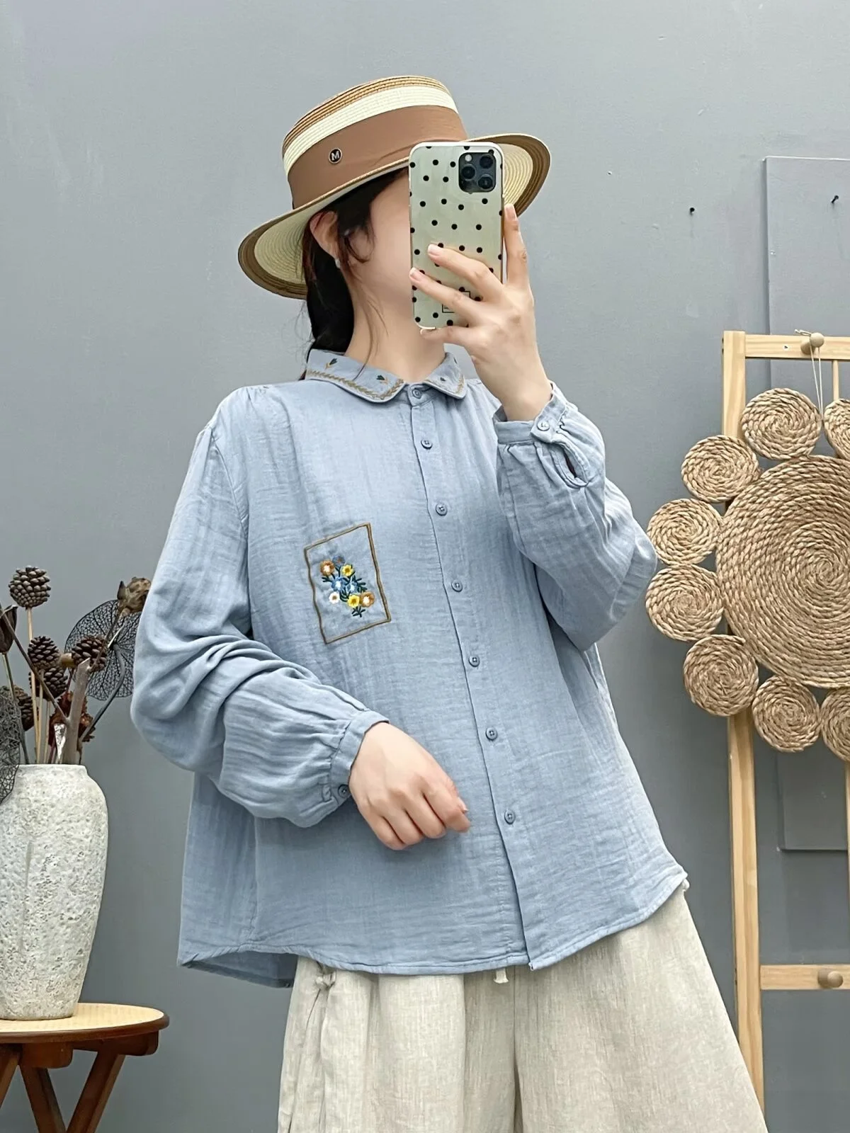 بلوزة قطنية نسائية 100% على الطراز الياباني لعام 2026 قمصان وبلوزات مطرزة بالزهور باللون الأبيض والأزرق والأحمر للنساء قطع علوية بأكمام طويلة #3