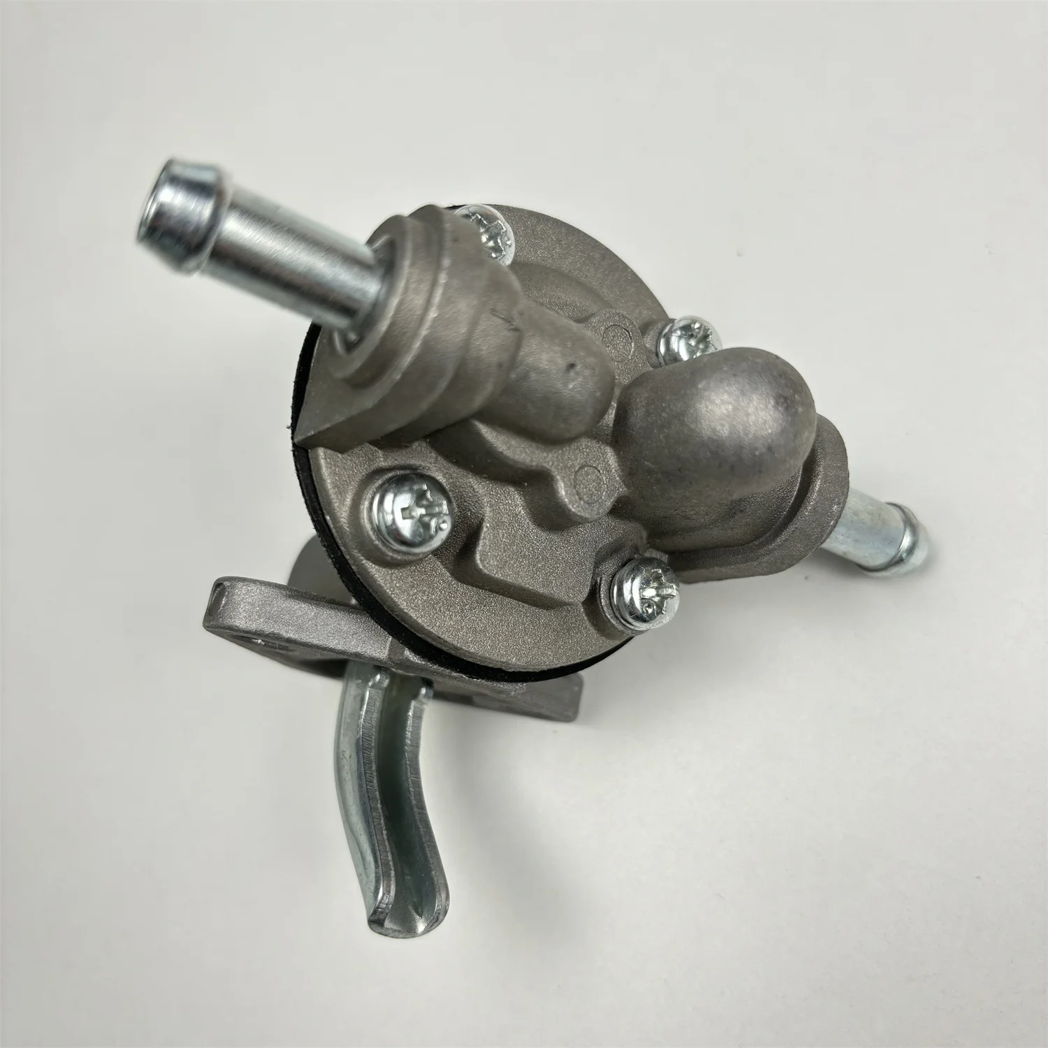 Brandstofpomp 16604-52032 1660452032   voor Kubota Z482 D662 D722-motor