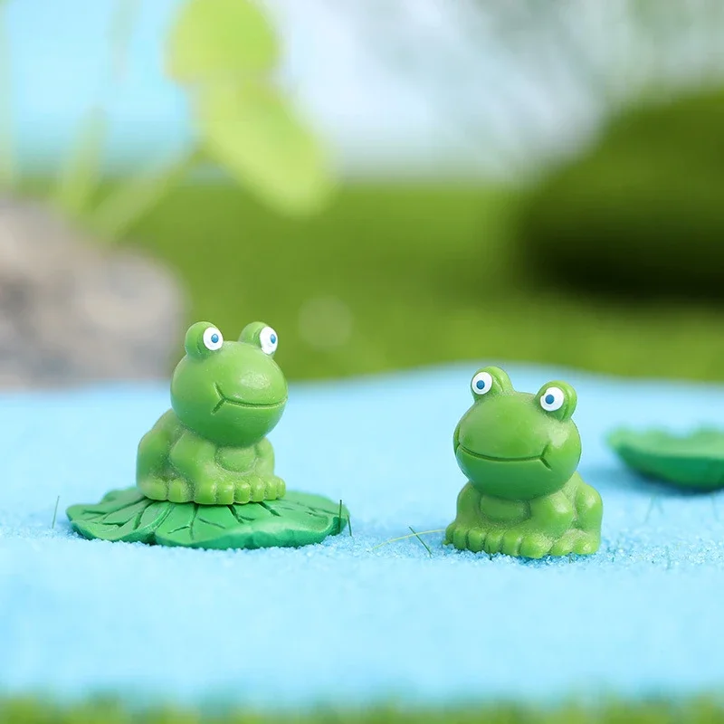 Minifiguras de ranas verdes de resina para decoración del hogar, decoración de jardín de hadas, regalo de recuerdo de fiesta de cumpleaños, 50/100 unidades