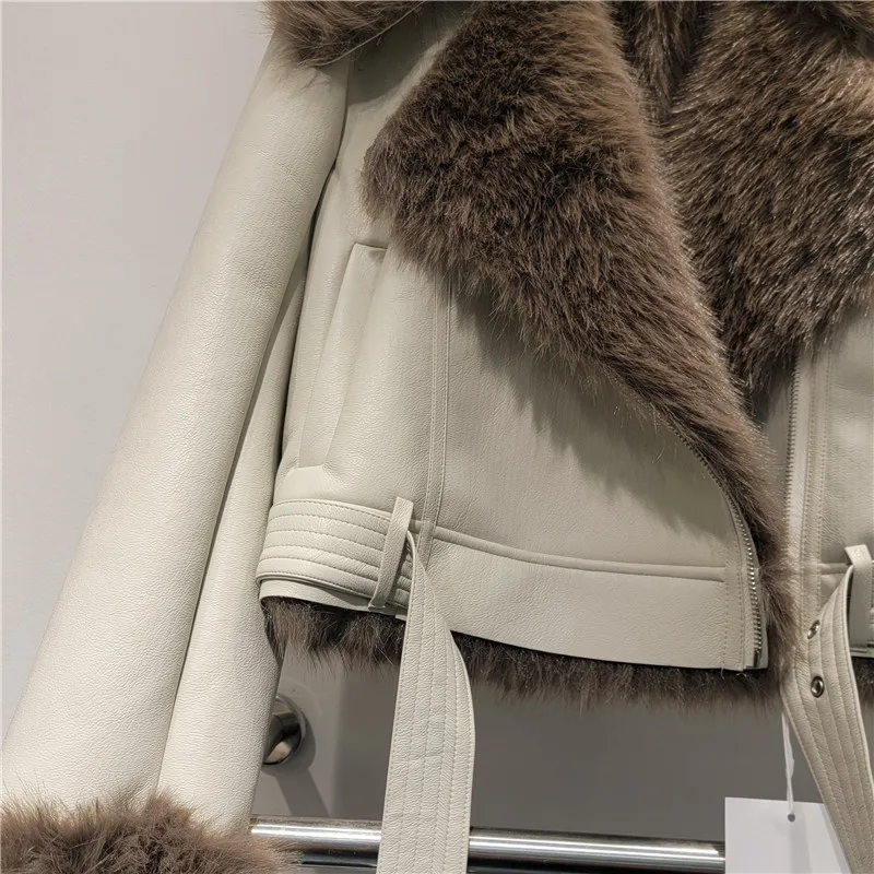 Winter Large Lapel Short Motorcycle Jacket Warm Sheepskin Eco-Friendly Furry Lined Coat Long Sleeves Faux Fur Jaquetas With Belt