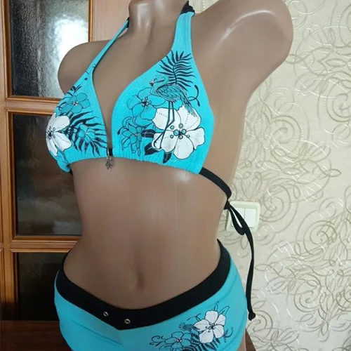 ملابس السباحة