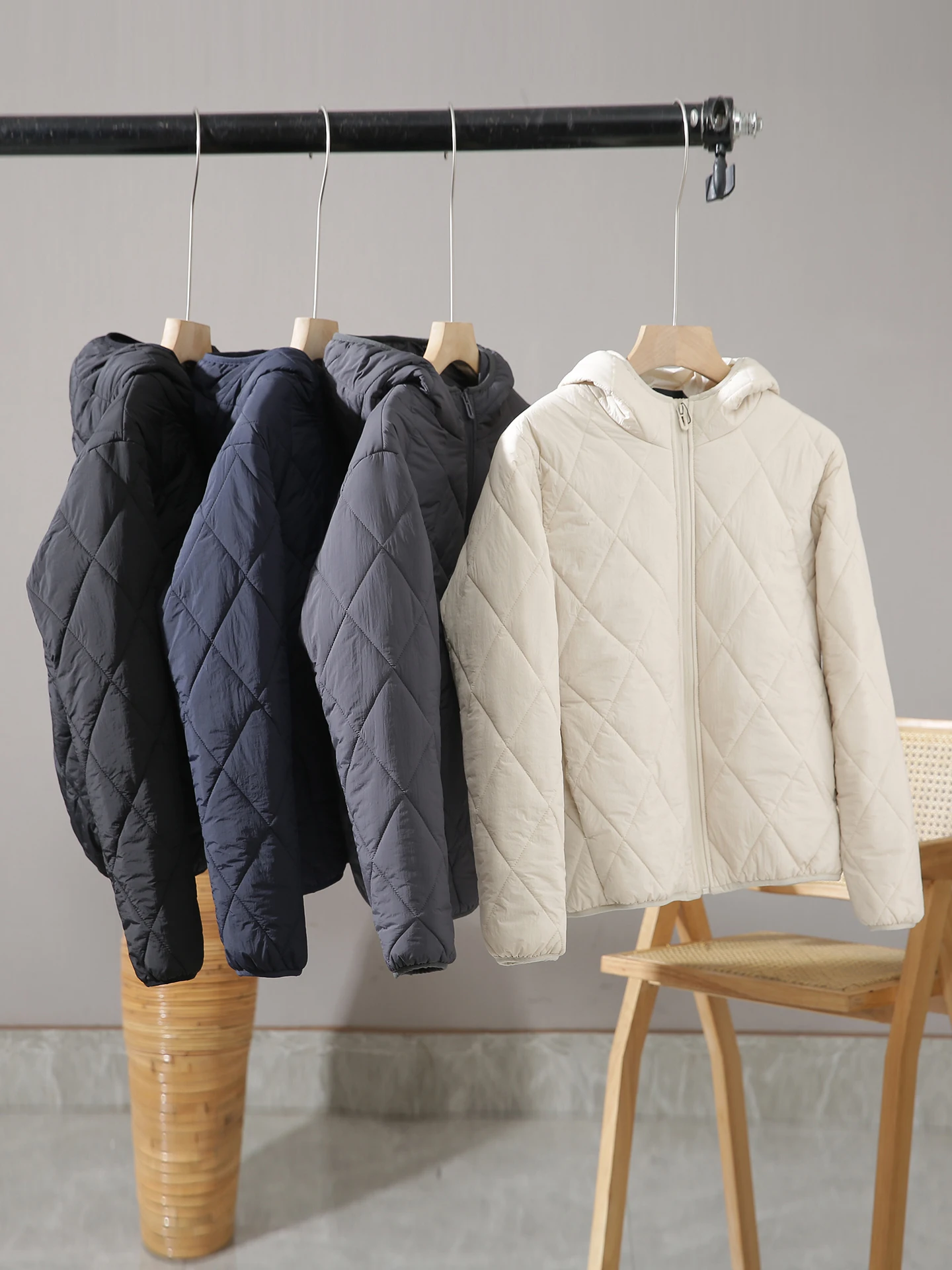 

Легкая стеганая хлопковая куртка для мужчин: осенне-зимняя, в американском стиле, с капюшоном, теплая, утепленная, хлопковая верхняя одежда