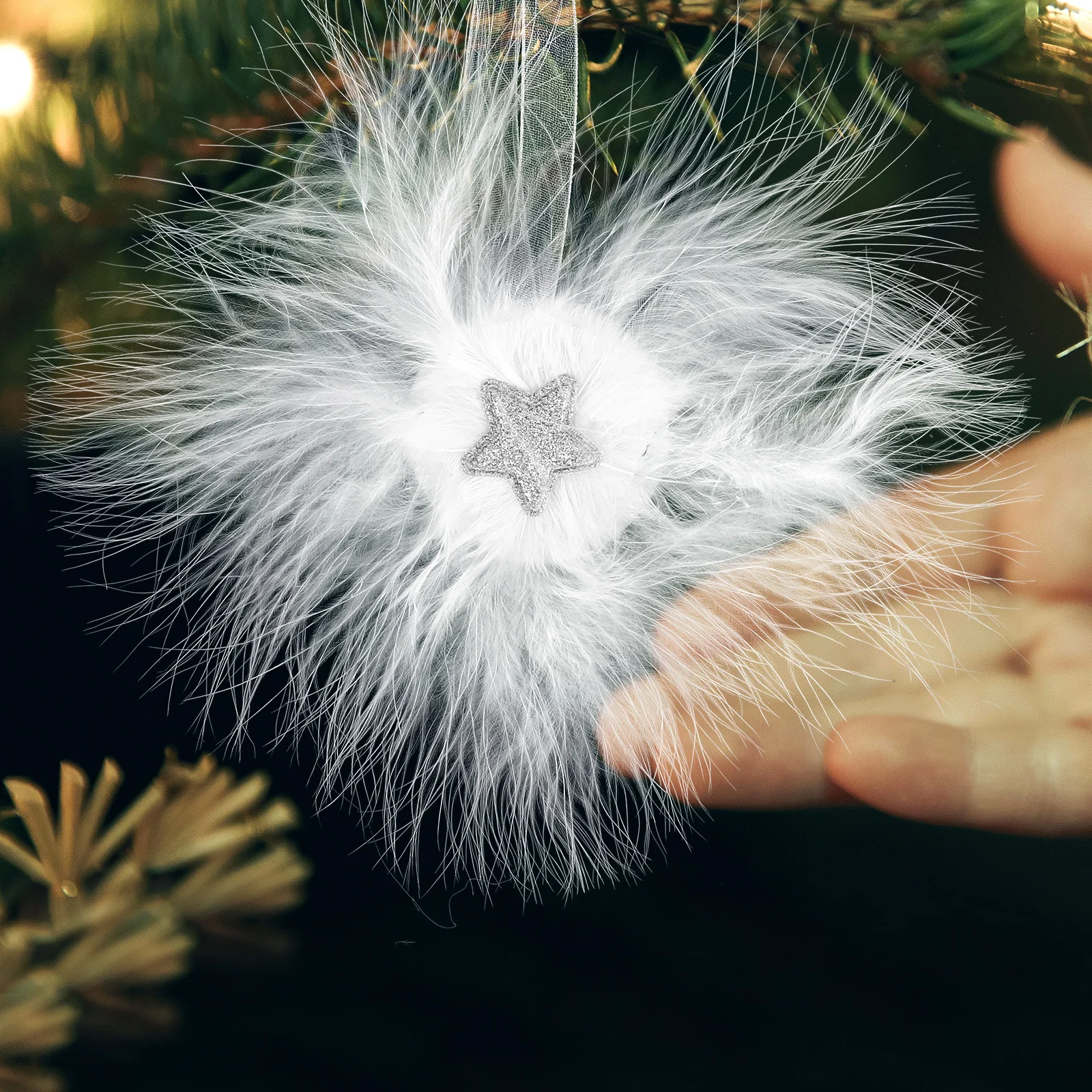 

4Pcs Christmas Tree Plumage Star Hanging Ornaments Chic Xmas Decorations Holiday Party Tree Pendants Xmas Scene Supplies