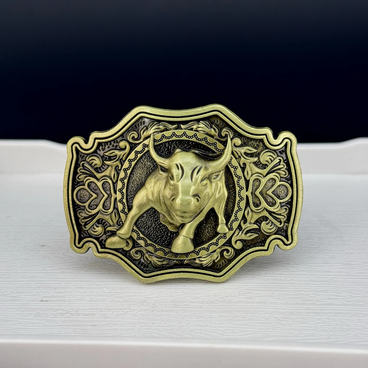 مشبك حزام جلدي كلاسيكي بنمط رأس الثور على الطراز الغربي العتيق، حزام خصر من سبائك الزنك عالي الجودة