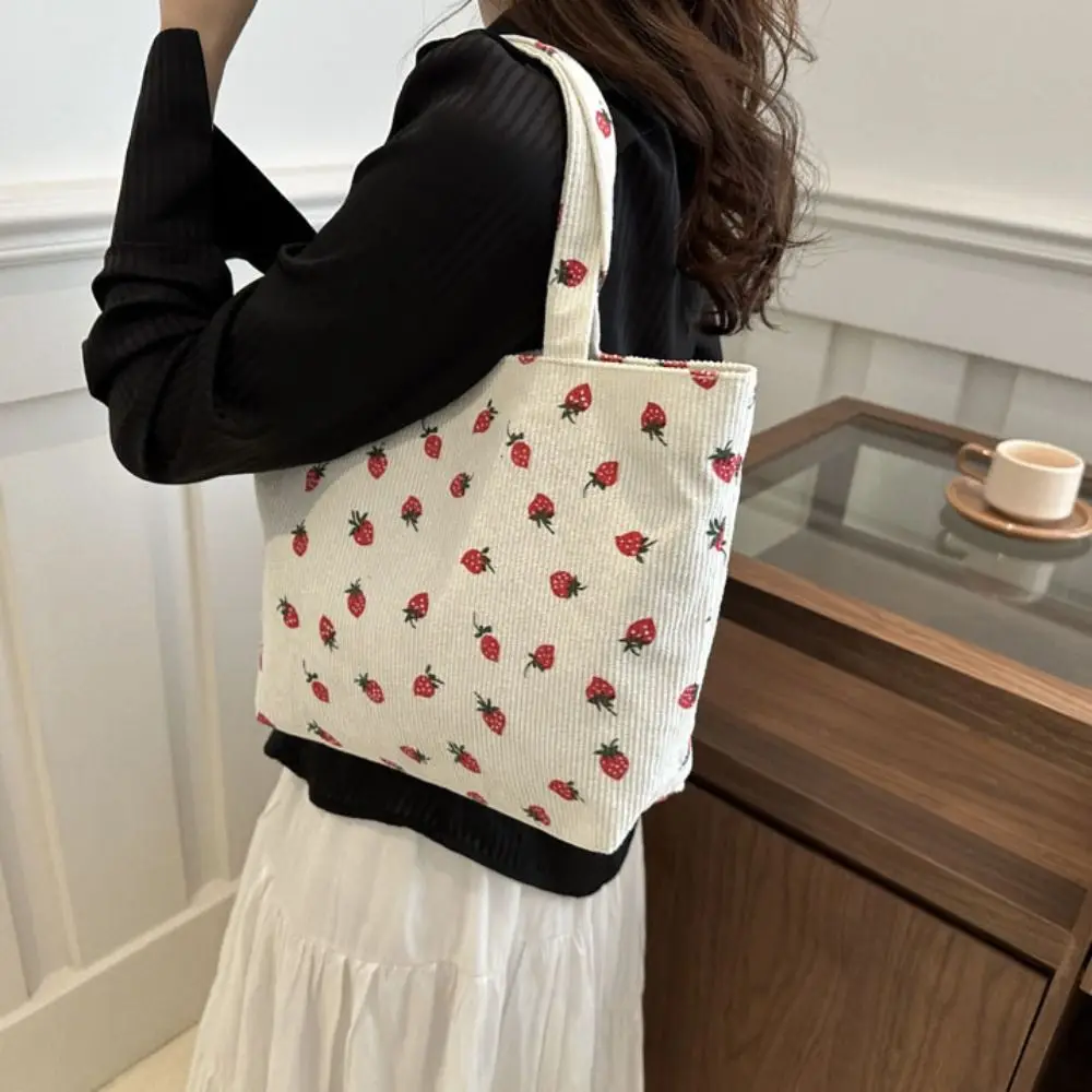 Bolso de mano con estampado de fresa de gran capacidad, bolso de hombro para mujer, bolso de compras de estilo coreano, bolso de pana para exteriores