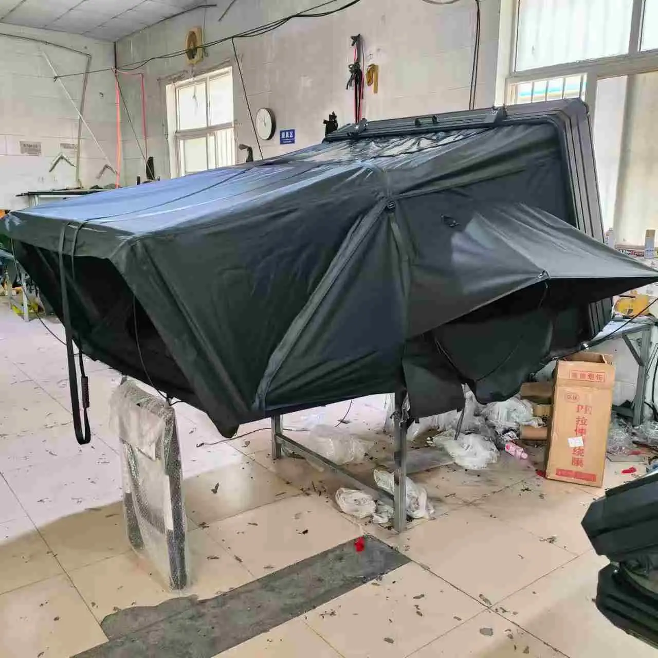 

Wholesale New Style 3-Person Camping Tent with Soft Oxford Fabric Roof Top Aluminum Pole Hard Shell for Over Land Camping