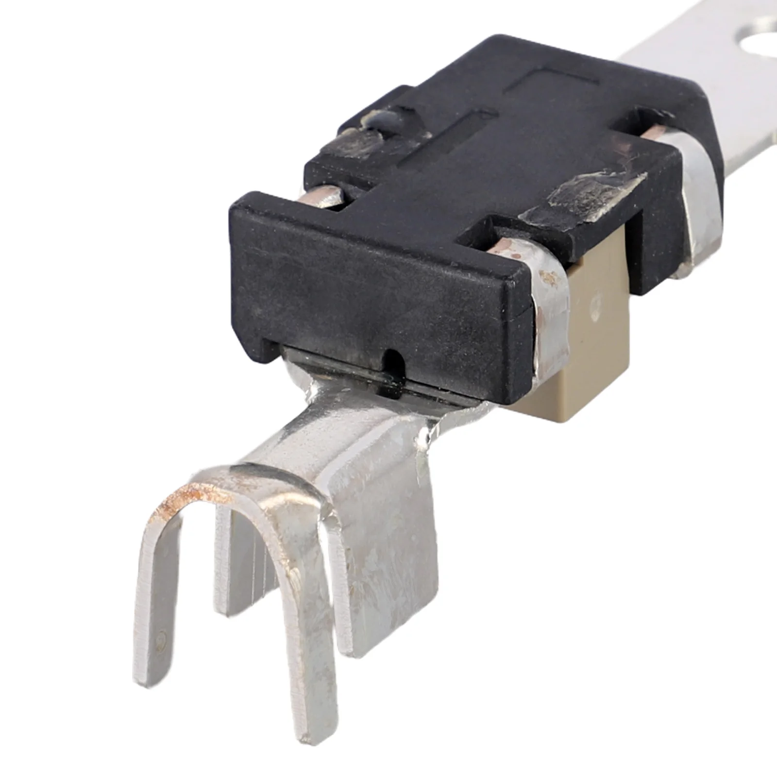 

Кабельный разъем-предохранитель для аккумулятора Land Rover LR076232, разработанный для автомобилей Range Rover и S-серии, эффективная замена