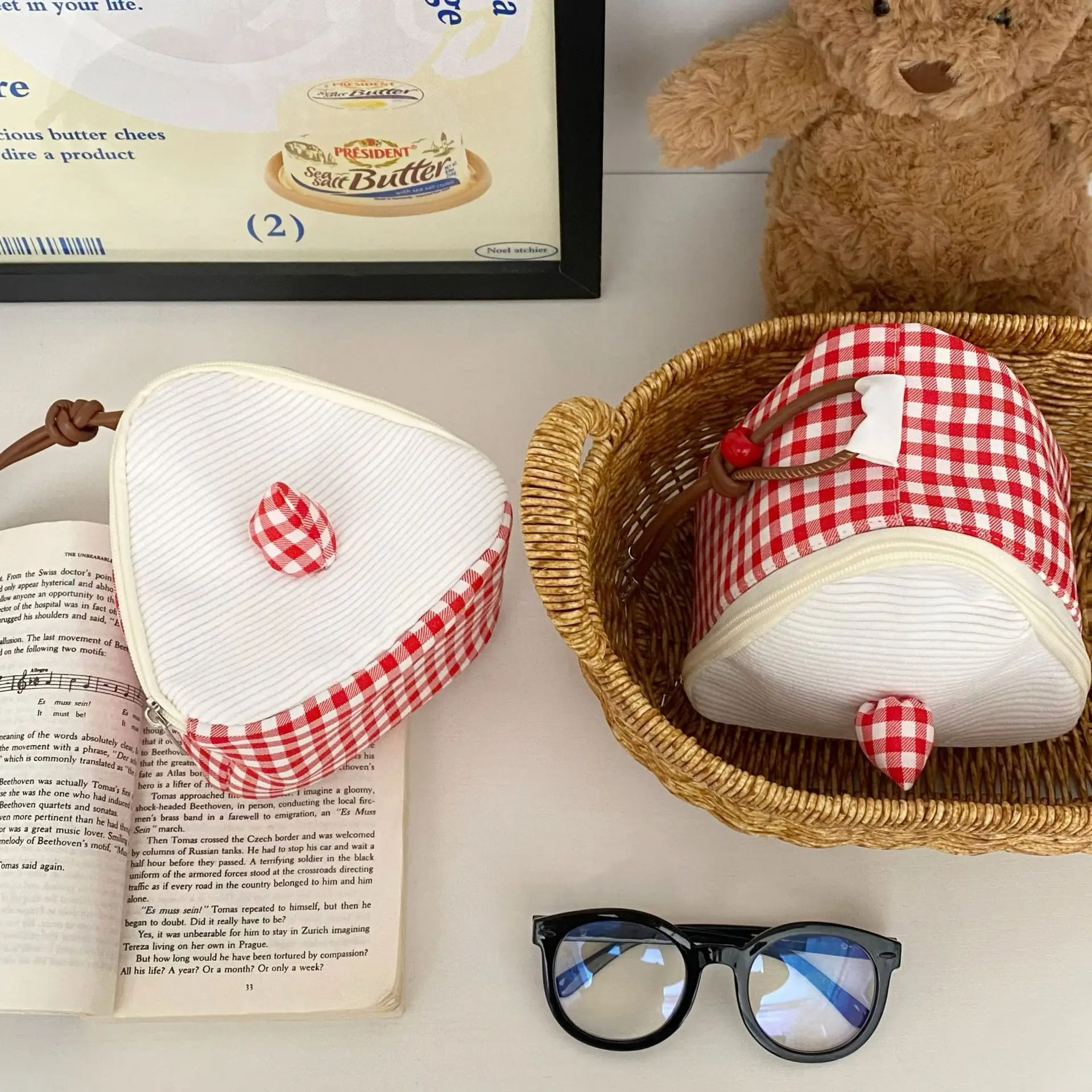 Ladies' Makeup Bags Cute Cake Kawaii Funny Storage Bags Handheld Portable Multi-functional Large Capacity Cosmetic Bag Wash Bag