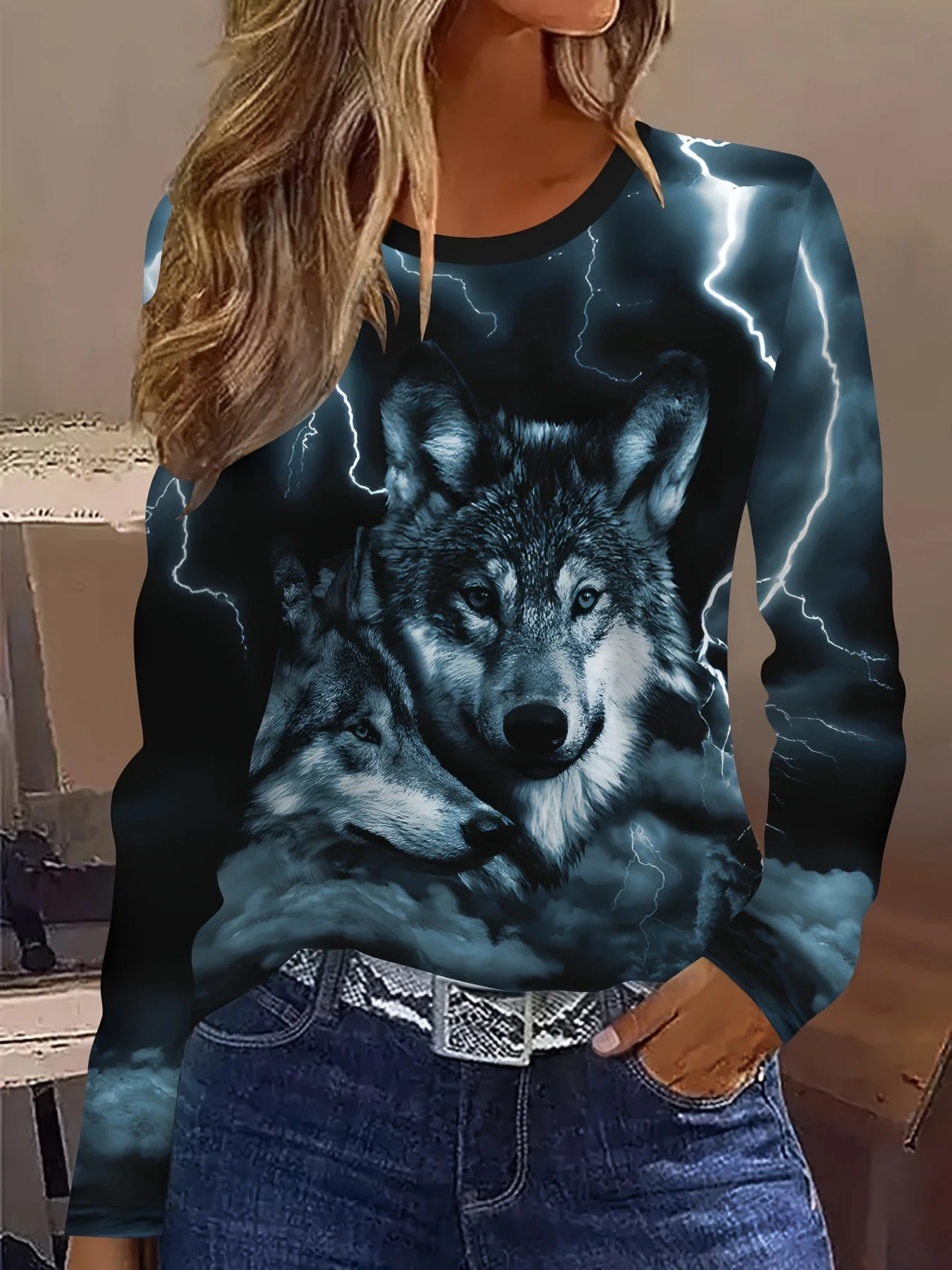 Women's Long Sleeve T-Shirt, Wolf And Lightning Print Graphic Tee, All-Winter Holiday Style Top Suitable For Leisure And Sports Scenarios