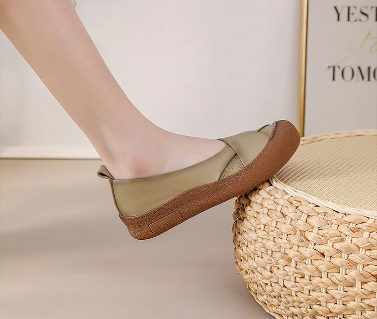 Neue Echtleder-Ballerinas für Damen, V-Ausschnitt Slip-On Schuhe, Retro-Kreuzfalt-Mokassins mit Prägungsmuster für Damen – Detail 18