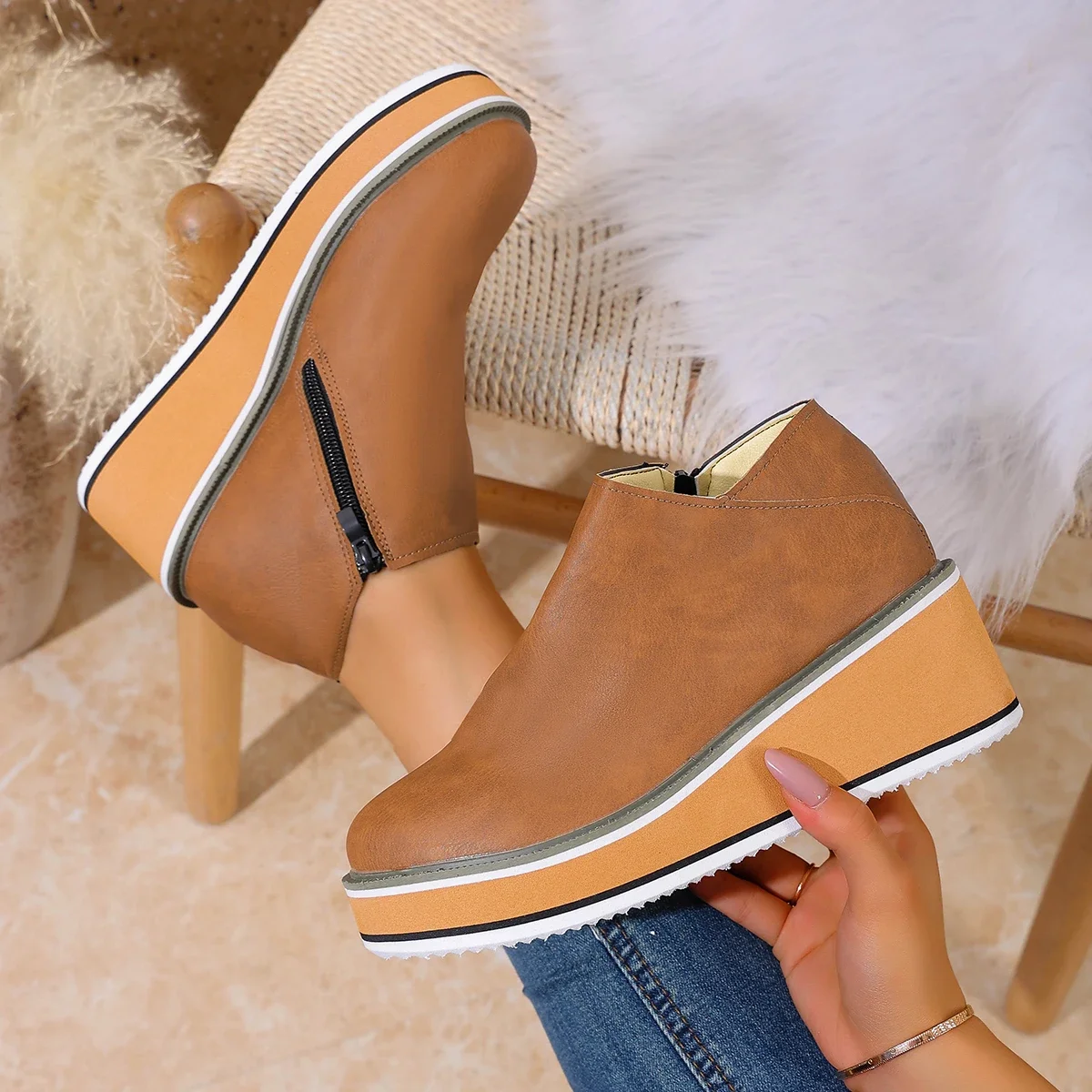 2025 Botas De tobillo para Mujer, moda informal, Tacón De Cuña, plataforma, zapatos De diseñador para Mujer, Botas cortas De tacón alto para otoño, Botas De Mujer