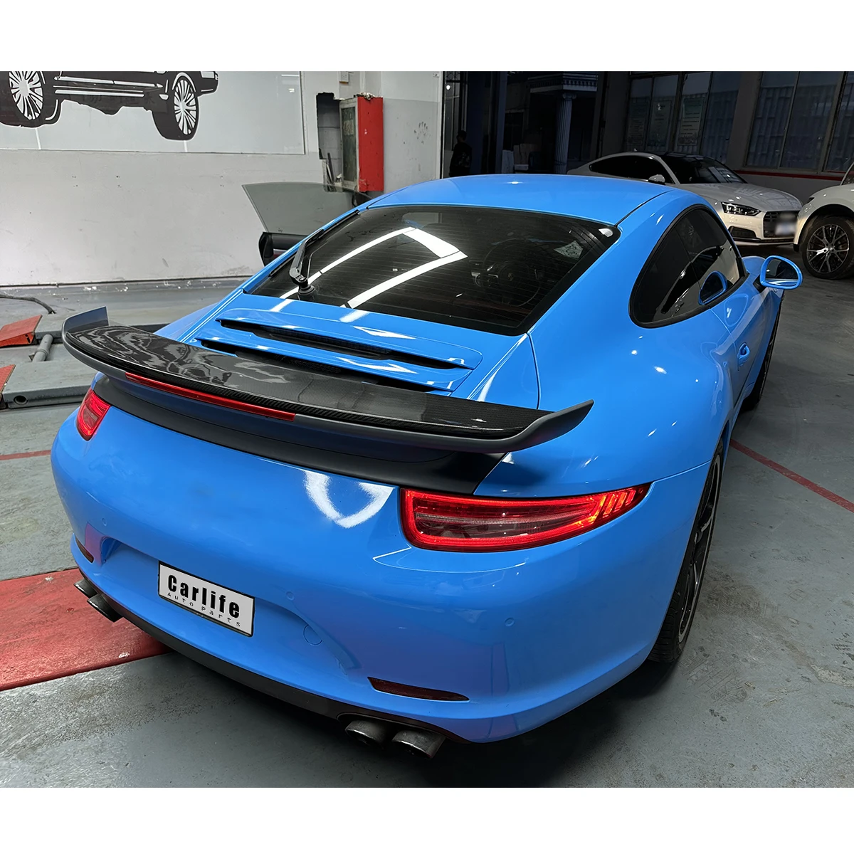 

New Arrival Carbon Fiber Electric Lifting Rear Diffuser with Light for 911 2011-2015.
