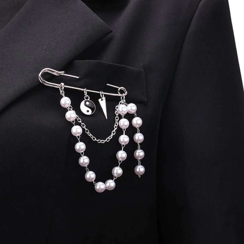 652F Stylish Collar Pin Brooch Pearls Chain Novelty Brooches Clothing Accessories