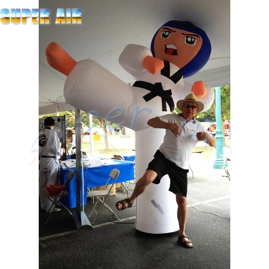 Globo inflable gigante para hombre de pie, modelo de Karate, con logotipo, a la venta