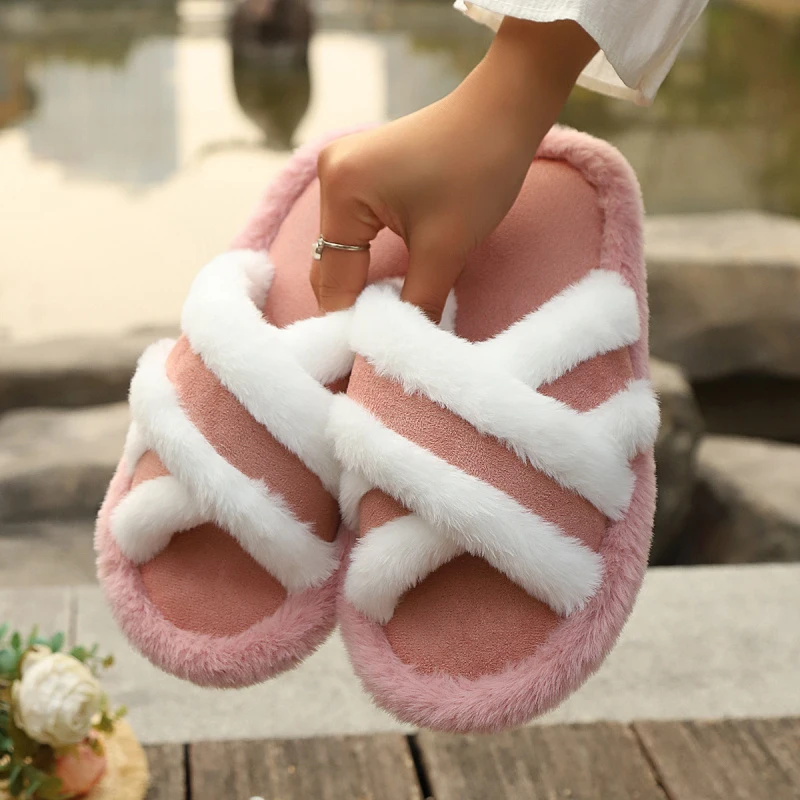 Warm Fluffy Furry Slippers Women Soft Large Size Lightweight Flat Heels Fur Slides Women 2026 Autumn Winter Slippers For Ladies view 3