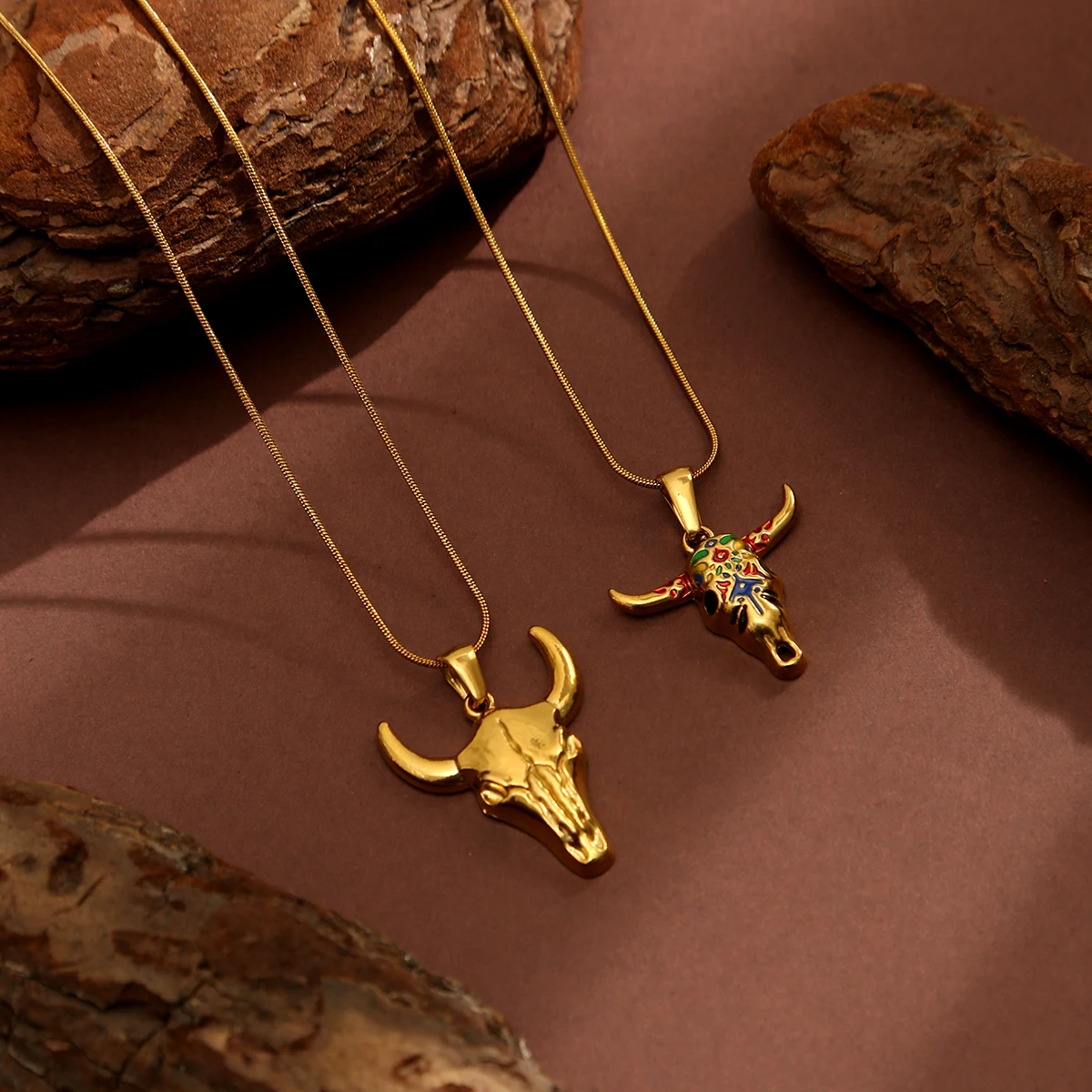 

SOVOB Fashion Style 18K Gold-Plated Bull Skull Pendant Necklaces For Women Men Vintage Cowboy Punk Stainless Steel Charm Jewelry