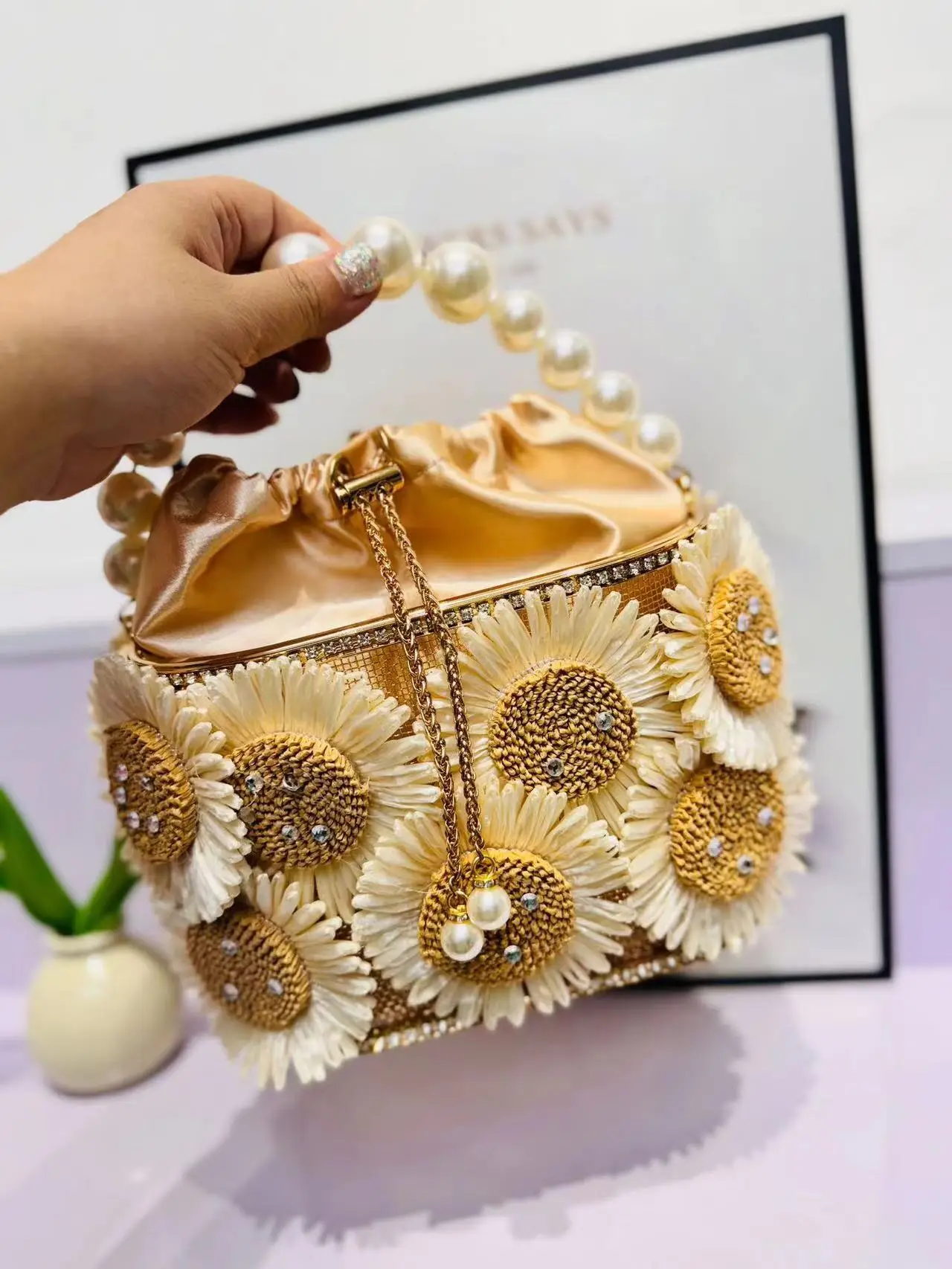 Solid Floral Appliques Metal Cage Luxury Pearl Beaded Evening Bag Women\'s Handbag Wedding Party Clutch Purse Crossbody Bag