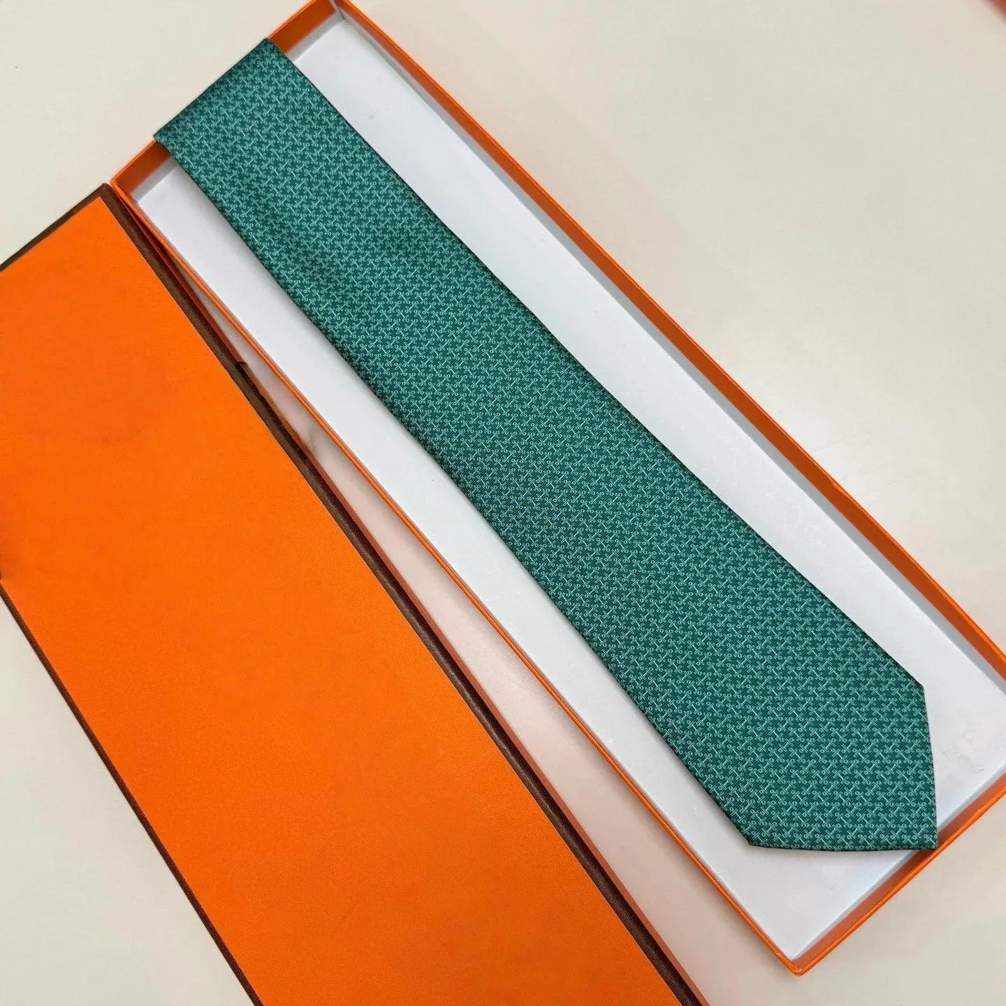 high-end-luxury-brand-tie-elegant-openwork-silk-letter-tie-suitable-for-business-and-weekend-casual-occasions-hand-woven