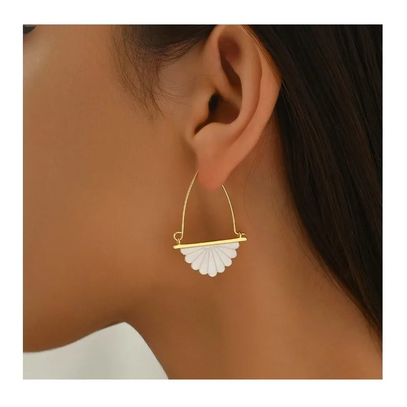 

Изысканные женские серьги-гвоздики в форме веера с инкрустацией перламутром, универсальные, высококачественные, нишевый модный дизайн