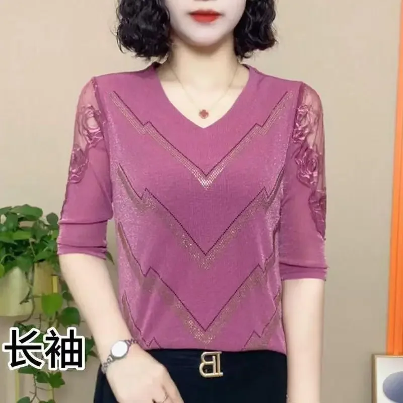 

High-end Women's Spring Autumn V-neck Ironing Diamond Base Shirt New Mother's Fashionable Temperament Versatile Slim T-shirt Top