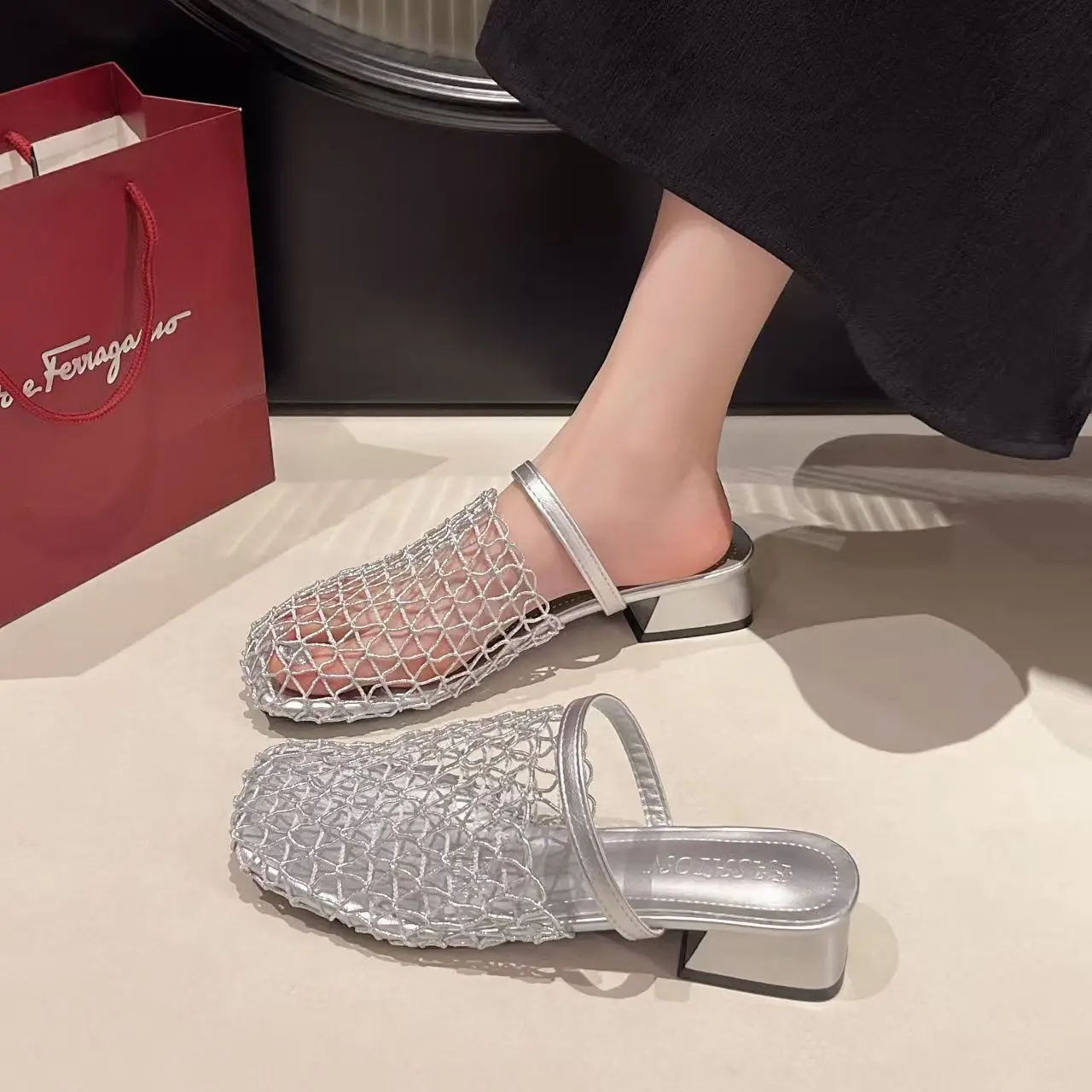 

Women Big Mesh Low Heel Baotou Slippers Summer New Soft sole Breathable Fashionable Outdoor Half Slippers Modern Sandals