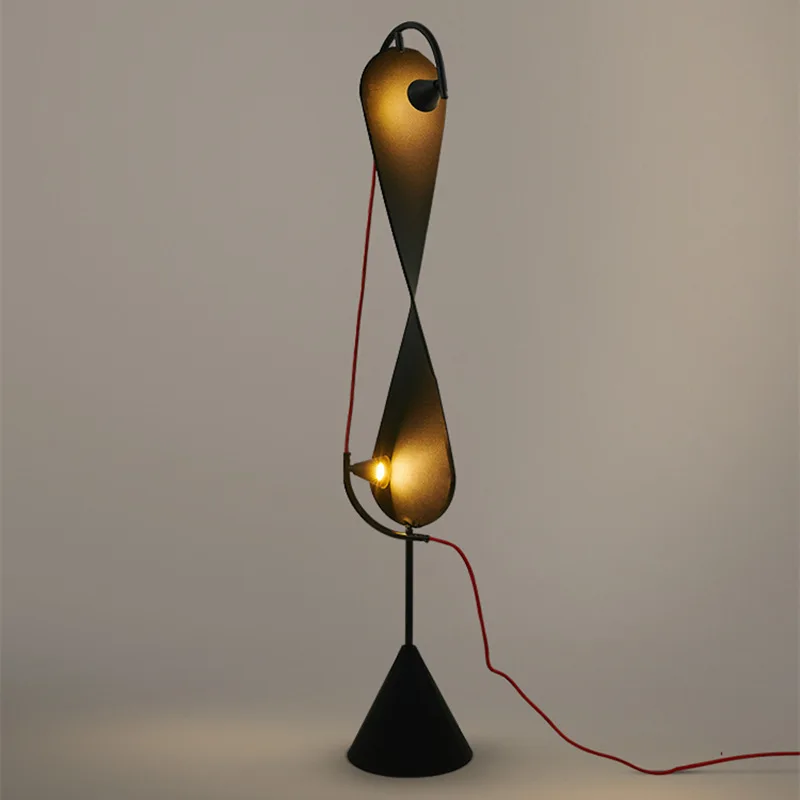 Retro floor lamp homestay study model room hotel decoration atmosphere living room sofa side bedroom lamps