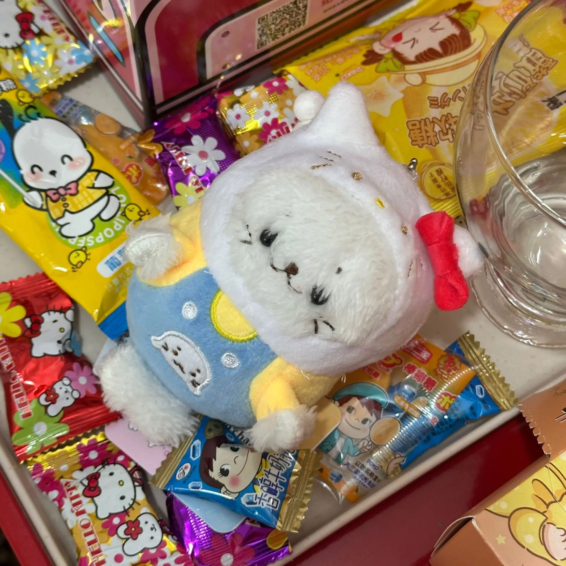 Breloczek z zawieszką Hello Kitty Mała Wydra, pluszowa zawieszka, kreskówkowa zawieszka do torby Hello Kitty, urocze akcesoria do przebierania