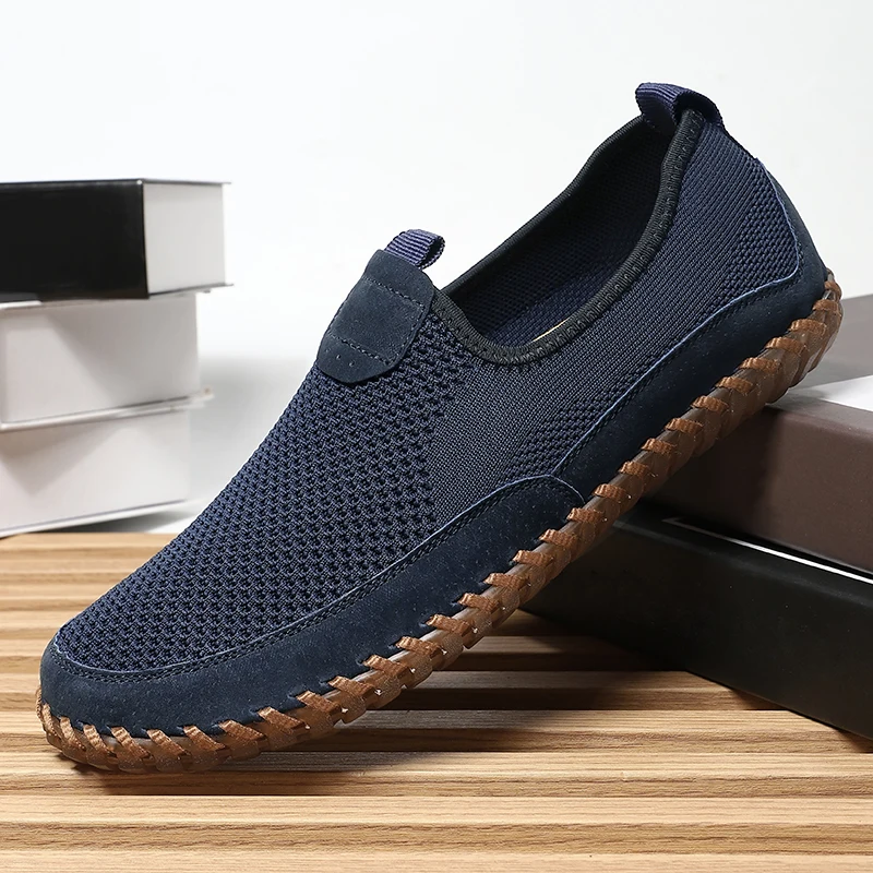 

Breathable Men Casual Shoes Lightweight Outdoor Male Walking Shoes Anti-slip Men's Sneakers Slip on Flats Vulcanized Shoes 2025