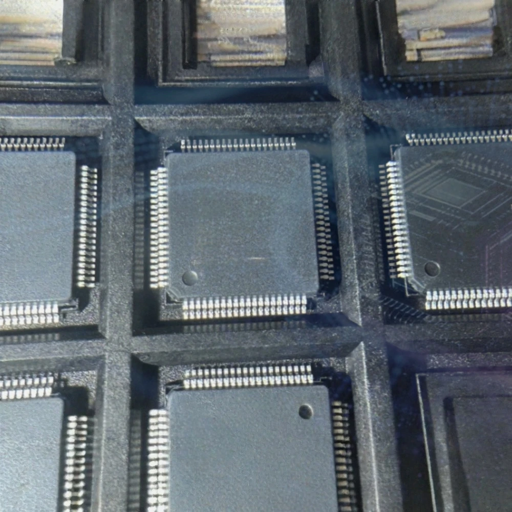 1-100PCS 27210 BQ27210 BQ27210DRKR AX58100LT AX58100 ADM3054BRWZ ADM3054BRW ADM3054 45DB021D-SH AT45DB021B-SU AT45DB021D-SH-T