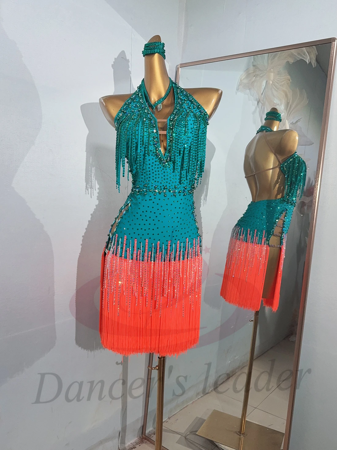 Latijnse dansers, volwassenen, kinderen, hoogwaardige op maat gemaakte holle jurken, rokken met kwastjes, Samba-strass-prestatiejurken