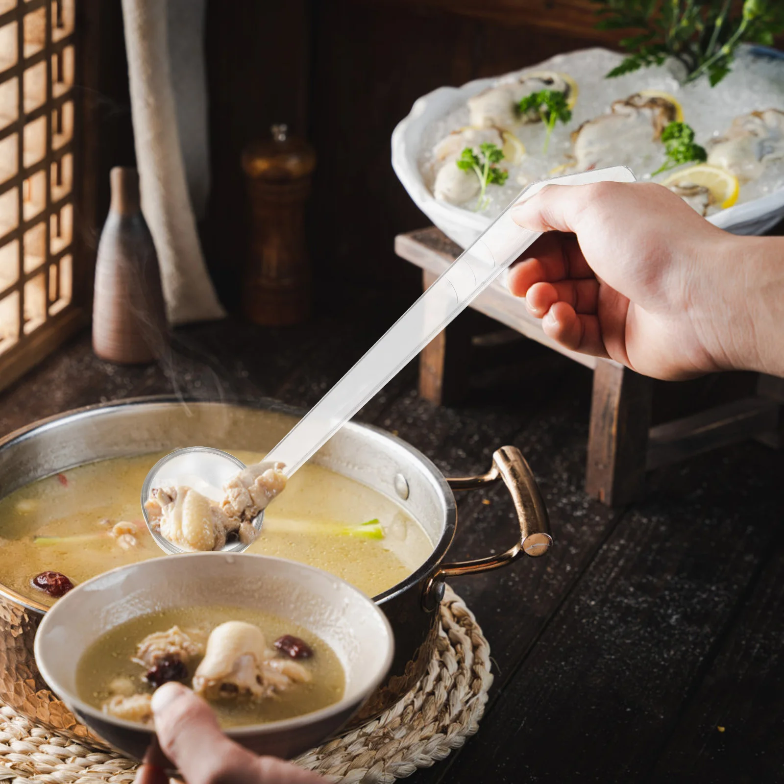 

Long Handle Transparent Pc Serving Ladle Spoon Bent Tail Design Ideal for Buffet Catering Sauce Soup Gravy Cooking