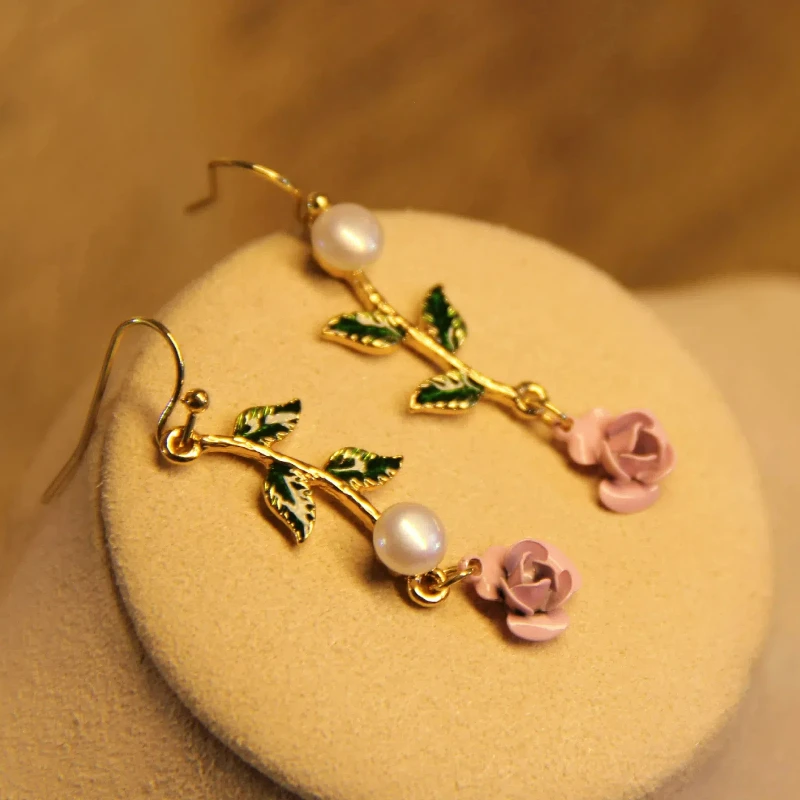 

Fashion Mori Fairy Style Stoving Varnish Pink Rose Charms Dangle Fish Hook Earrings Green Drip Oil Leaf Long Earrings for Women