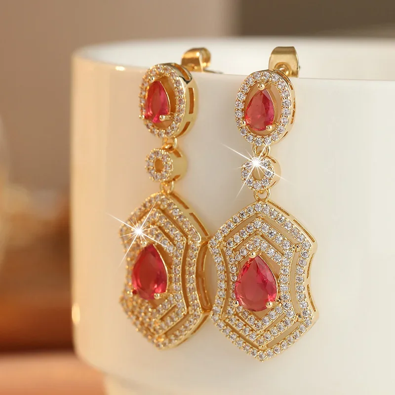 Luxuriöse geometrische Anhänger-Ohrringe für Damen, doppellagig, mit glänzendem Design, überzogen mit Zirkonia, exquisiter, eleganter Schmuck – Detail 2