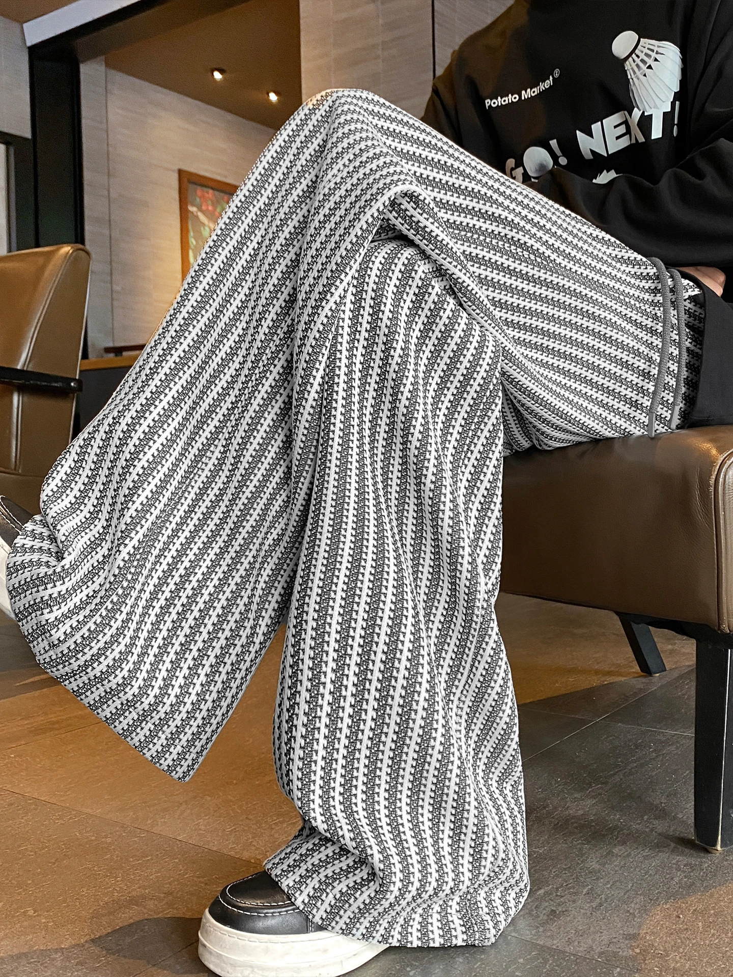 

Men's Fibone Pattern Straight Leg Casual Pants Loose Comfortable Wide Leg Sweatpants Faionable Autumn Collection