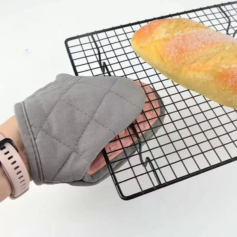 1PC Fish Shaped Silicone Anti Scald Oven Gloves Kitchen Silicone Gloves Tray Dish Holder Oven Gloves Multi-purpose Gloves ﻿