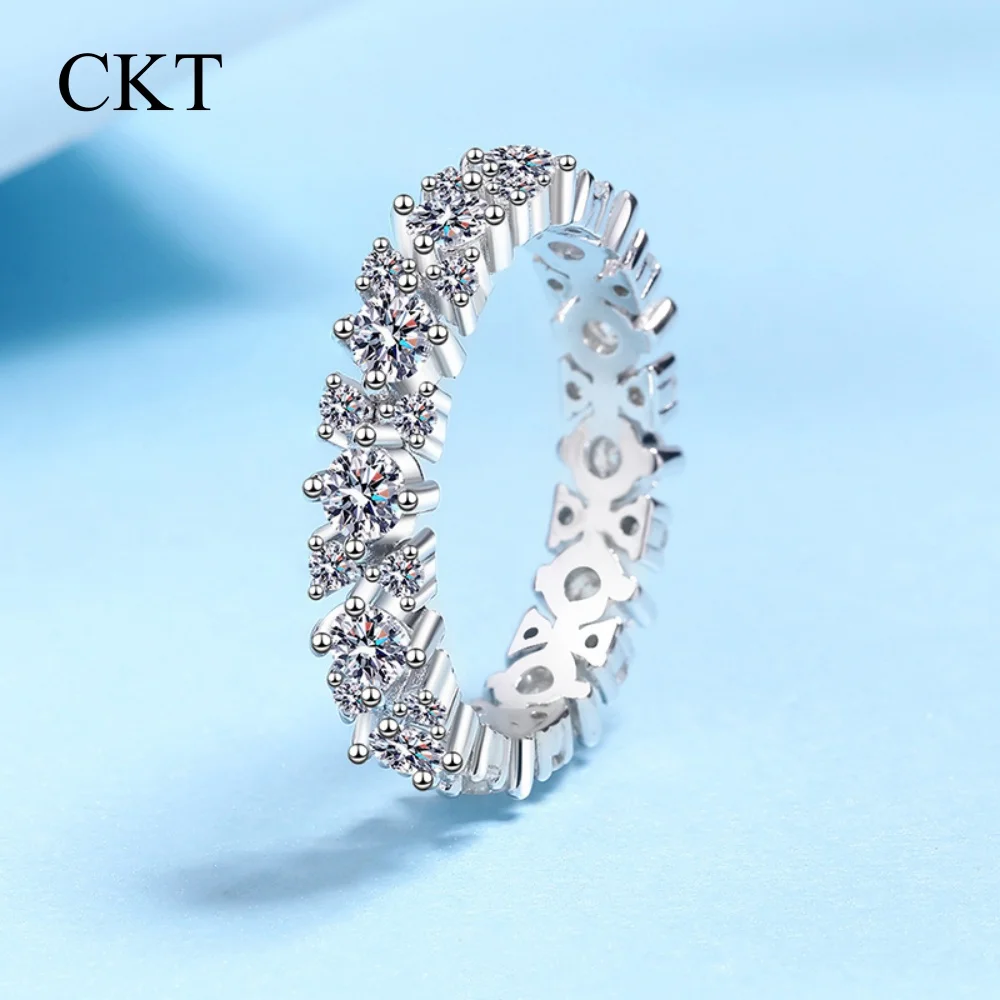 

Кольцо CKT Lover на День святого Валентина, позолоченное 18-каратным золотом, с полым дизайном, для жены, с муассанитом 1.56 карата, подарок на день рождения для девушки, обручальное кольцо PT950 для женщин