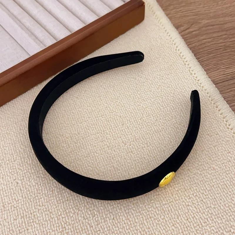 Preto veludo retro luz luxo bandana ouro fivela decorativa textura estilo feminino moda elegante versátil headwear