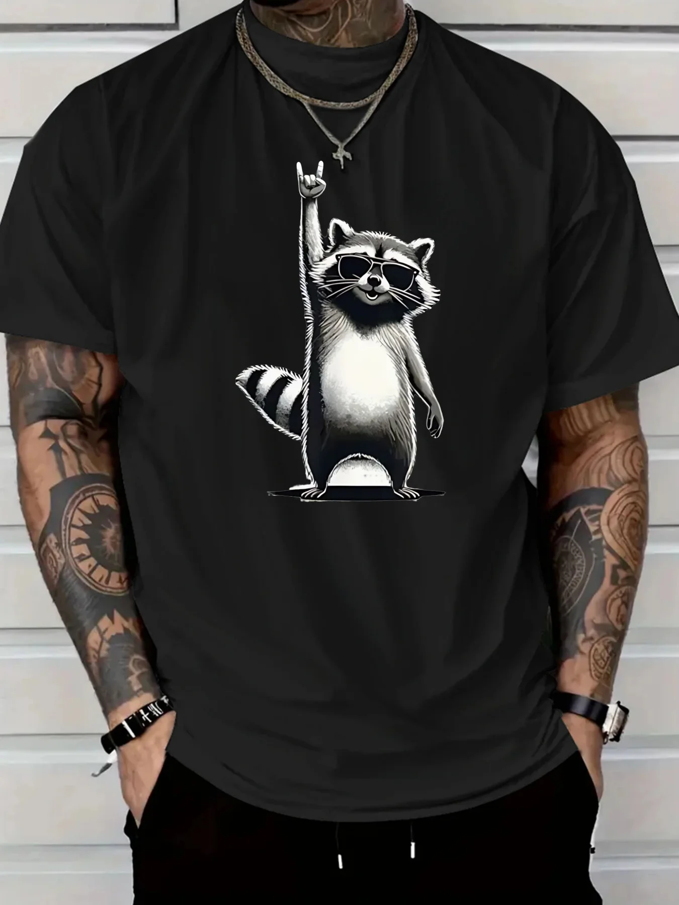 

2025 Мужская повседневная хлопковая футболка с коротким рукавом для всесезонного комфорта, комфорта на открытом воздухе, гибкая ткань, модный дизайн