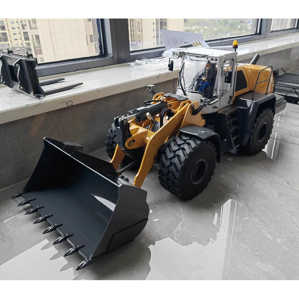 Liebherr 580 1/14 RC Hydraulic Wheel Loader Model with Lighting and Sound System Metal RTR Loader Remote Control Car Model Toy