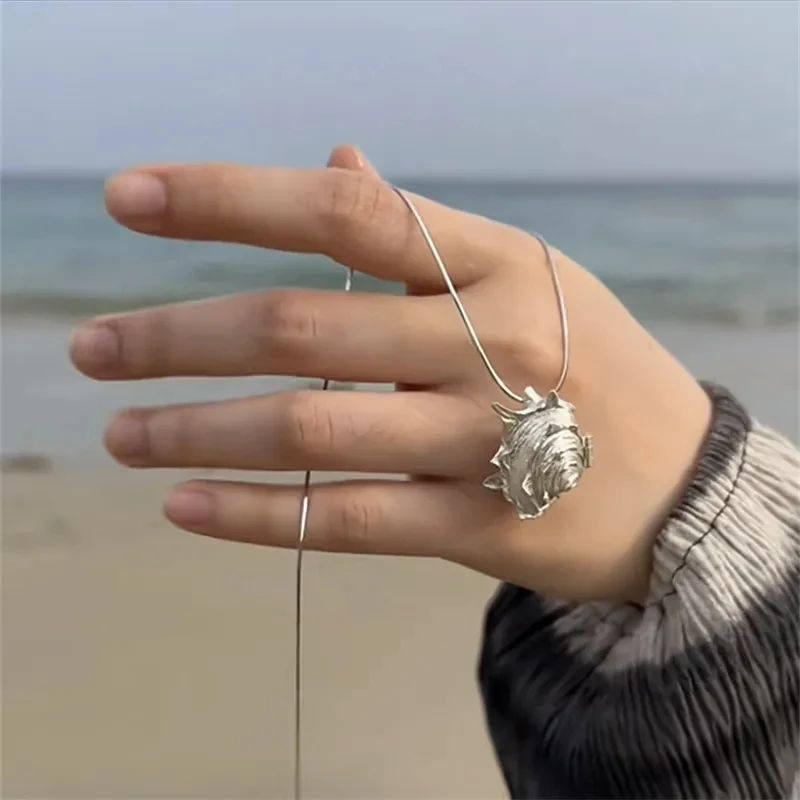 Almejas de mar profundo con diseño elegante, se pueden abrir y cerrar conchas de concha, collares de ostra, colgantes de nicho, cadenas de clavícula de alta gama